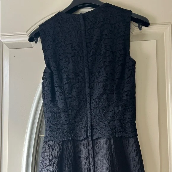 Elegant Dolce & Gabbana Black Sleeveless Dress - Picture 4 of 5